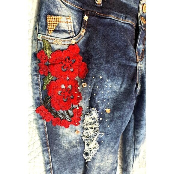 Giobell Jeans Juniors 7/9 Distressed Embroidered Embellished Jeans 28" Inseam - Picture 6 of 11